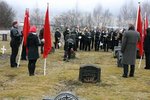 Christian Falch holder tale ved de rusiske soldaters grav ved Den Gode Hyrdes Kapell, Orkanger