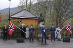 Rolf Arne Berg er en av landets hyest dekorerte flygere og regnes for Norges beste jagerpilot under krigen.. Les mer om ham ved  ske p nettet.